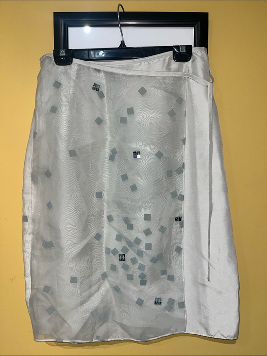 c’est city Dresses & Skirts - Vintage 00’s C’est City 100% Silk Skirt w/Sequins in Pale Sage Sz 12